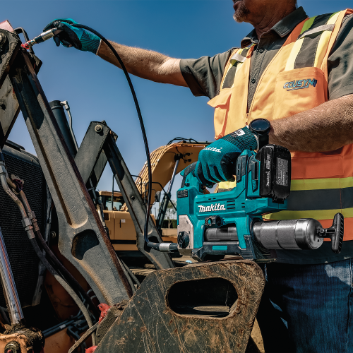 Makita XPG01R Action Shot 2 (heavy machinery) - Thumbnail