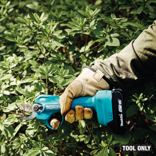 Makita XPU01Z Action Shot 8 - Thumbnail