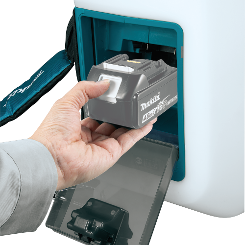 Makita XSU01Z Feature Shot (battery installation) - Thumbnail