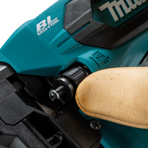 Makita XTS02Z Feature Shot (depth adjustment) - Thumbnail
